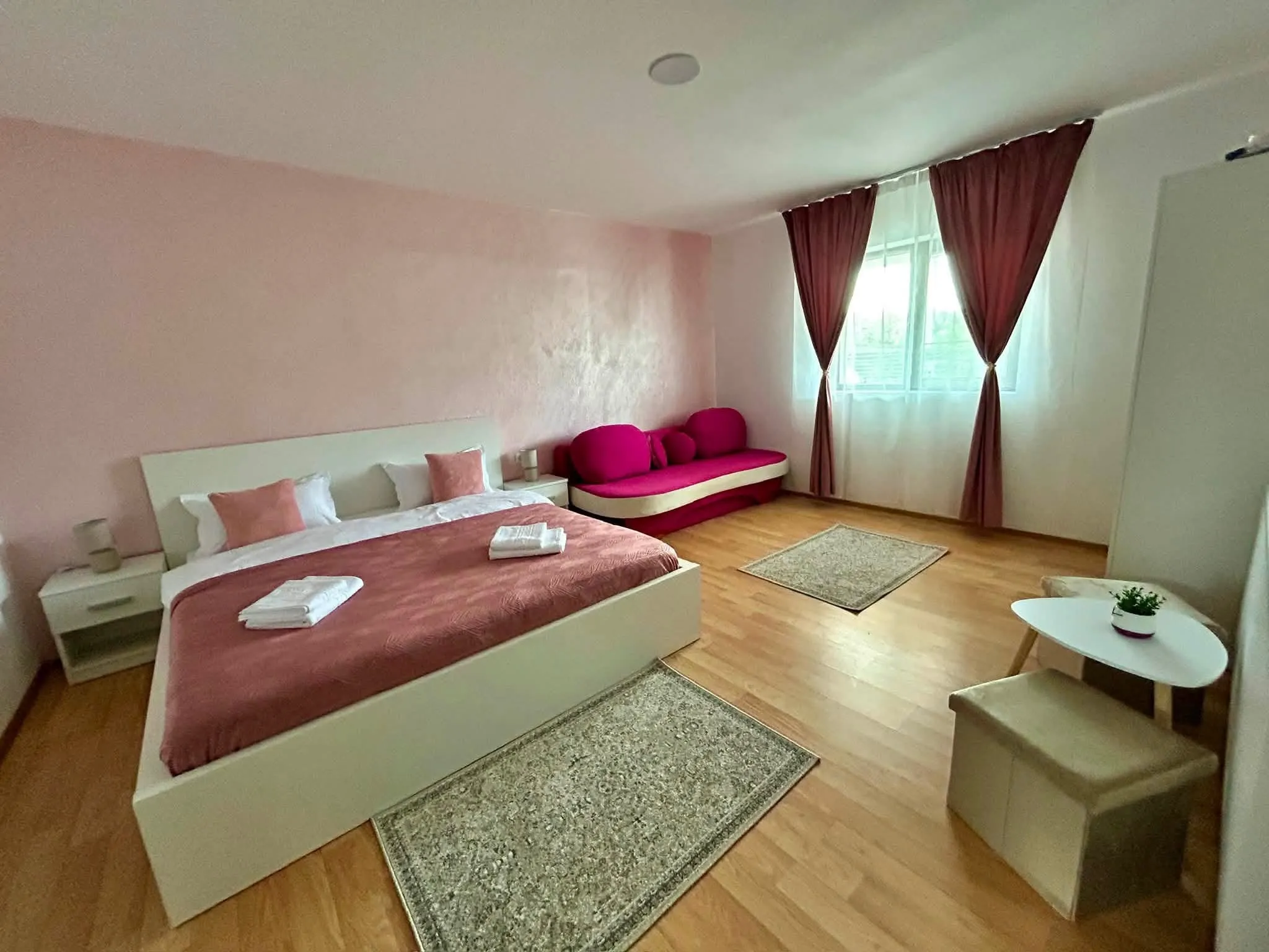 Camera Safir Lotus, nuanță roz-piersică, Poză 1/3