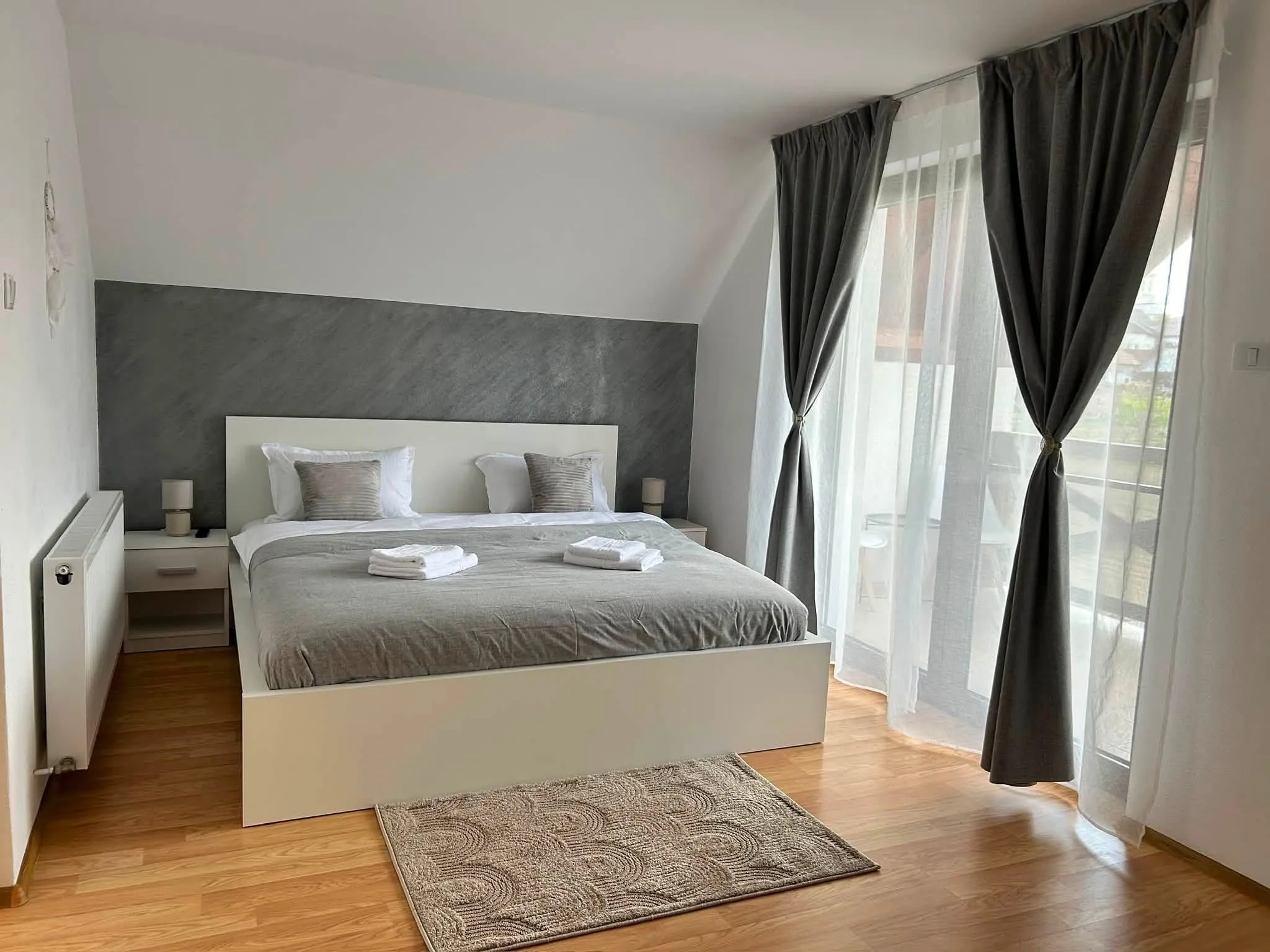 Dormitor cu baie proprie în Vila Safir