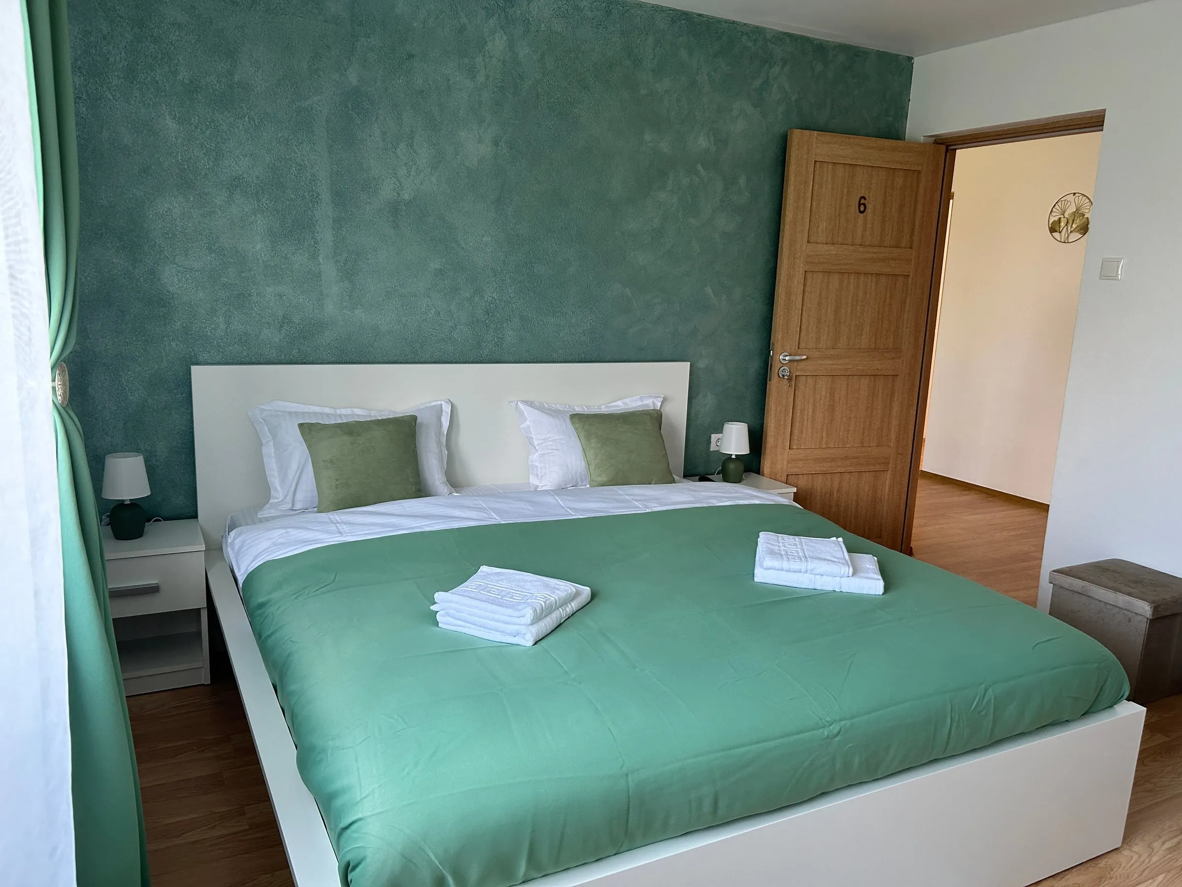 Camera Safir Smaraldin, nuanță verde-teal, Poză 2/3